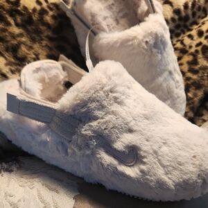 Cozy Womens Nike Sand Drift MULES Slippers Size 8 New!!!